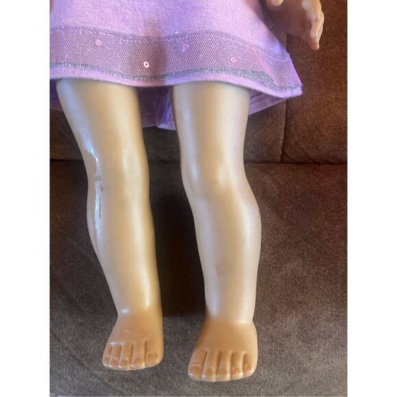American Girl Truly Me Doll Dark Brown Hair Brown Eyes Pastel Purple Dress - Picture 8 of 13